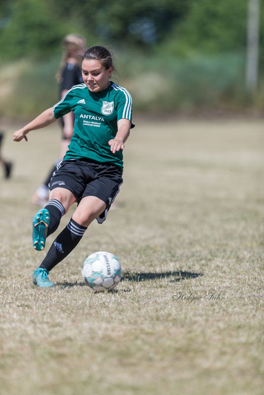 Bild 194 - wBJ TuRa Meldorf/Buesum - JFV Luebeck : Ergebnis: 1:0